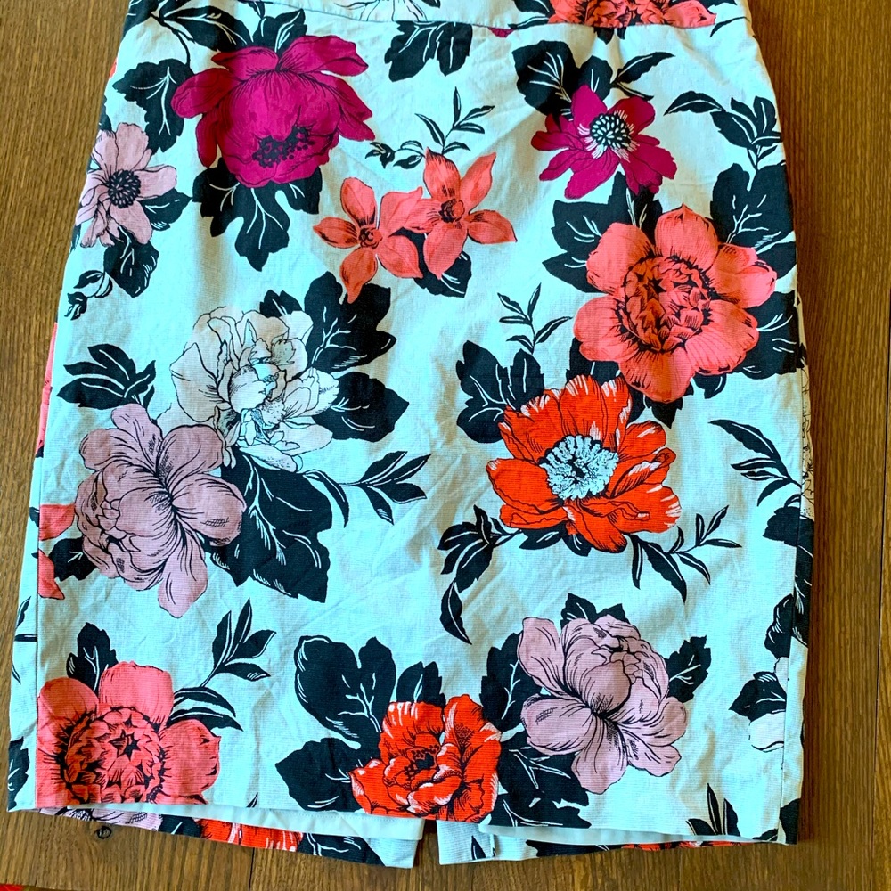 Ann Taylor Floral Pencil Skirt